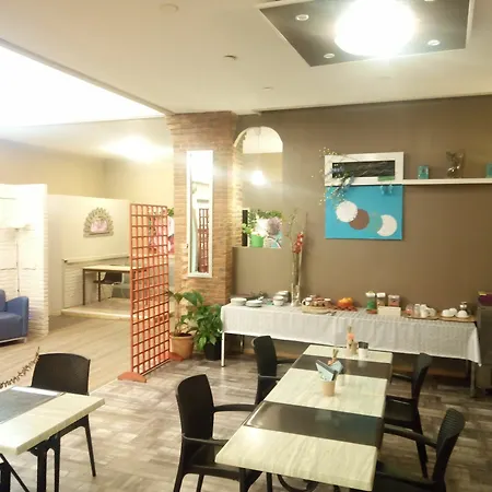 Congres Expo ホテル 3*